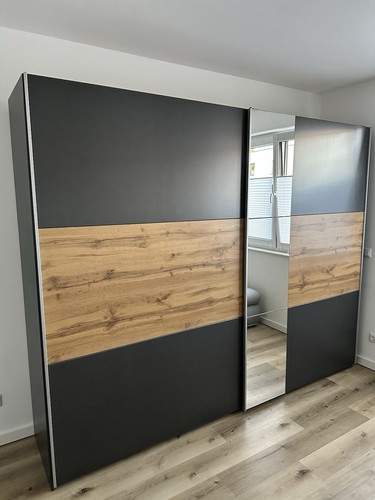 Schwebetürenschrank/Kleidersc